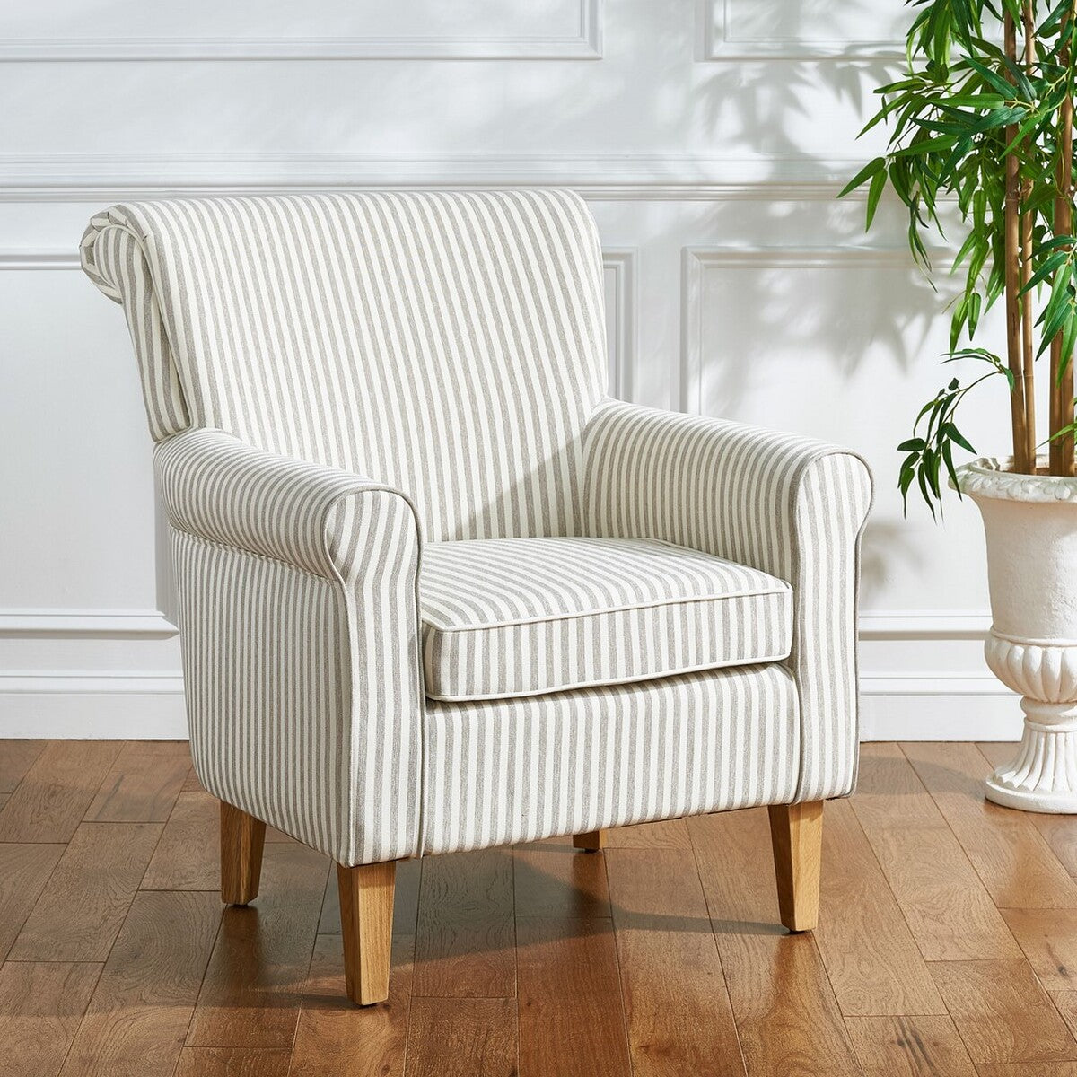 Molina Club Chair